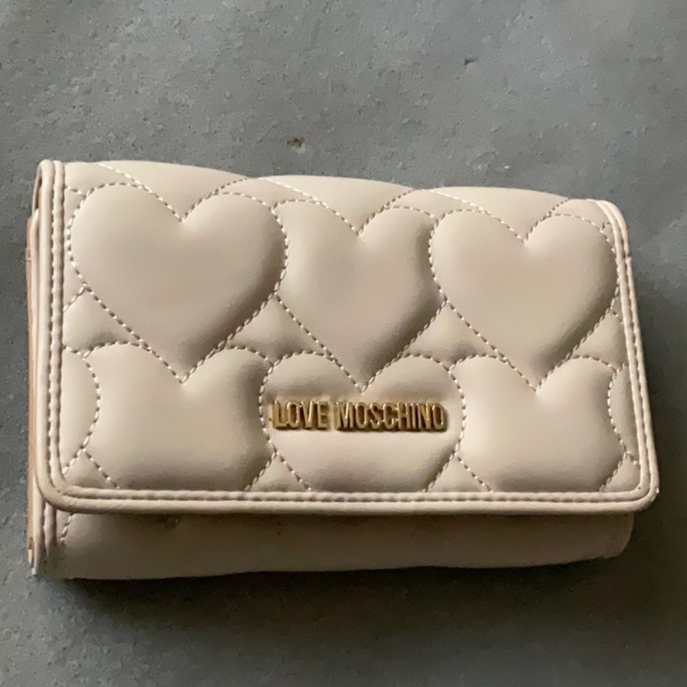 Love Moschino White Cream Quilted Hearts Jc5633pp0ckg0 Wallet | NWT